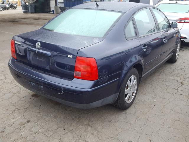 WVWMD63B1XE004142 - 1999 VOLKSWAGEN PASSAT GLS BLUE photo 4