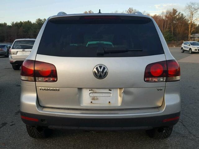 WVGBE77LX9D015710 - 2009 VOLKSWAGEN TOUAREG 2 SILVER photo 9