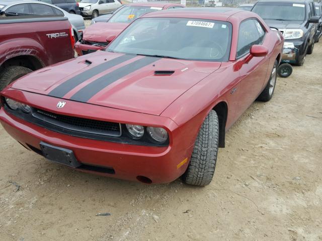 2B3LJ44V89H559247 - 2009 DODGE CHALLENGER RED photo 2