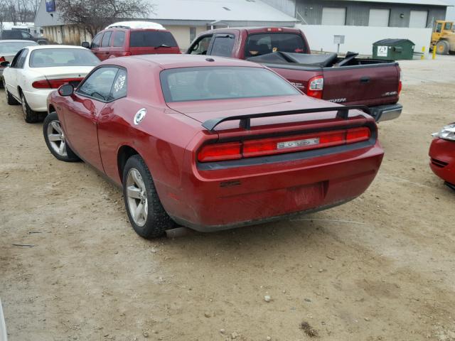 2B3LJ44V89H559247 - 2009 DODGE CHALLENGER RED photo 3