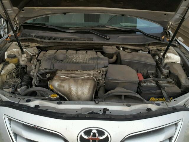 4T1BF3EK9AU546403 - 2010 TOYOTA CAMRY BASE SILVER photo 7