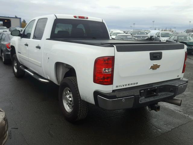 1GCHC23637F559930 - 2007 CHEVROLET SILVERADO WHITE photo 3