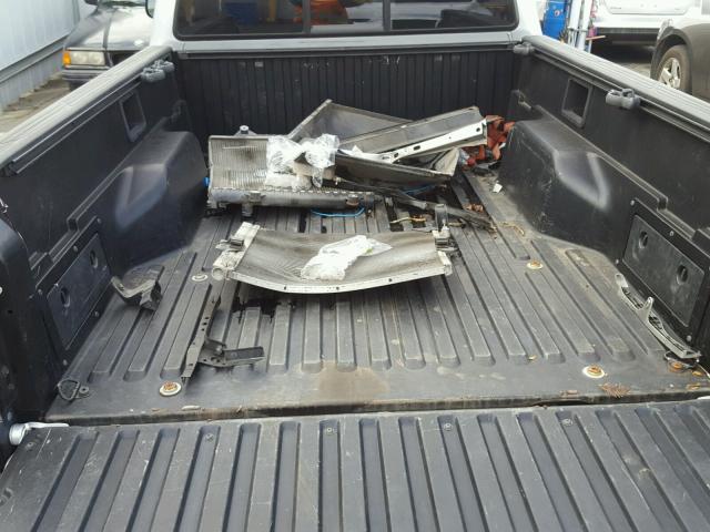 5TENX22NX9Z630675 - 2009 TOYOTA TACOMA SILVER photo 6