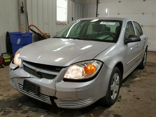 1G1AK52F257624838 - 2005 CHEVROLET COBALT SILVER photo 2