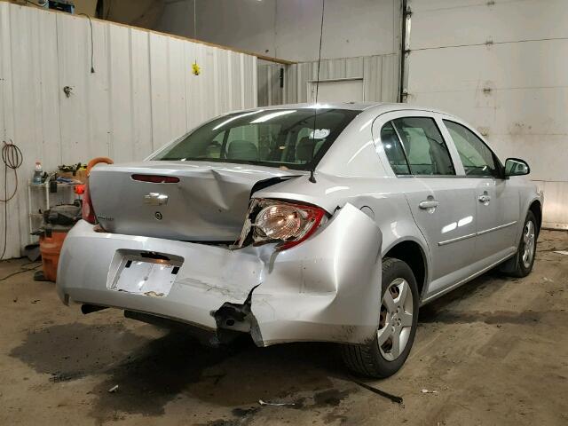 1G1AK52F257624838 - 2005 CHEVROLET COBALT SILVER photo 4