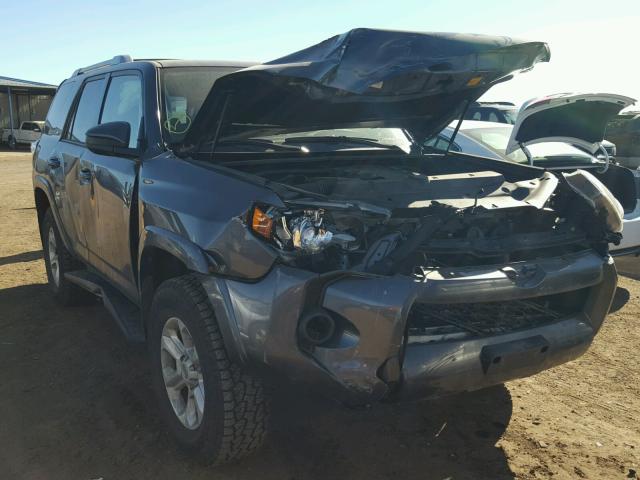 JTEBU5JR9F5266485 - 2015 TOYOTA 4RUNNER SR GRAY photo 1