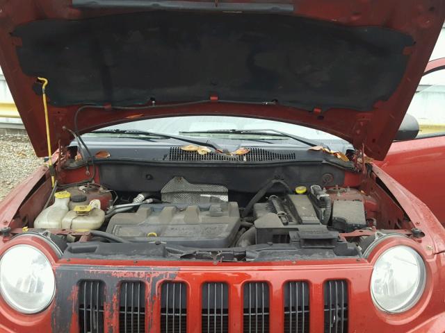 1J8FF47W37D265257 - 2007 JEEP COMPASS RED photo 7