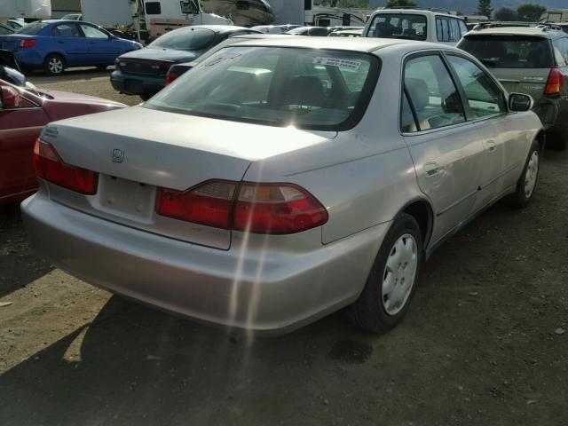 1HGCG554XWA067422 - 1998 HONDA ACCORD LX GOLD photo 4