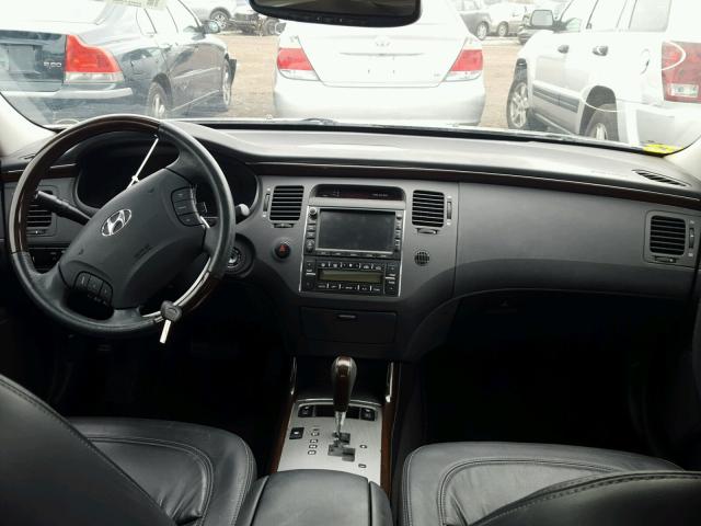 KMHFC46F59A344625 - 2009 HYUNDAI AZERA SE GRAY photo 9