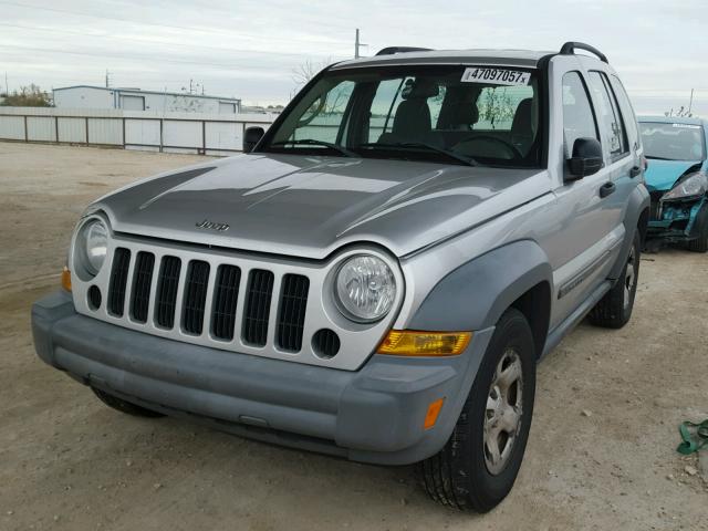 1J4GK48K15W641940 - 2005 JEEP LIBERTY SP SILVER photo 2