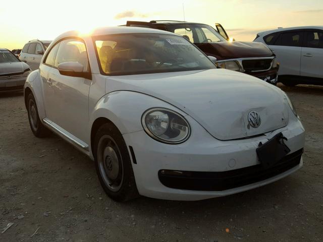 3VWJX7AT4CM617255 - 2012 VOLKSWAGEN BEETLE WHITE photo 1