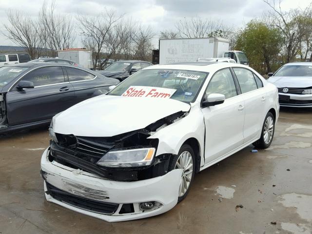 3VWLX7AJ0CM301472 - 2012 VOLKSWAGEN JETTA SEL WHITE photo 2