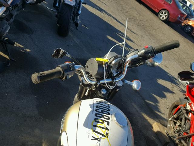 SMT910K13ET628345 - 2014 TRIUMPH MOTORCYCLE BONNEVILLE WHITE photo 5