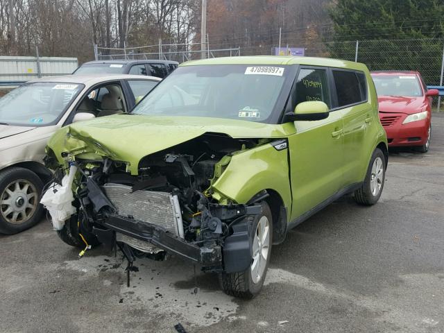 KNDJN2A20G7827547 - 2016 KIA SOUL GREEN photo 2