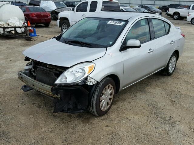 3N1CN7AP7DL864395 - 2013 NISSAN VERSA S SILVER photo 2