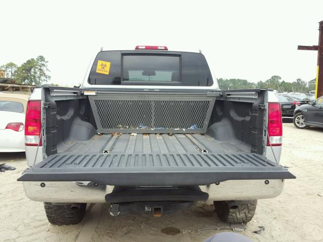 1N6BA07A76N536280 - 2006 NISSAN TITAN XE SILVER photo 9