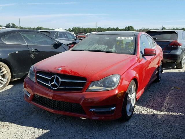 WDDGJ4HB5FG387563 - 2015 MERCEDES-BENZ C RED photo 2