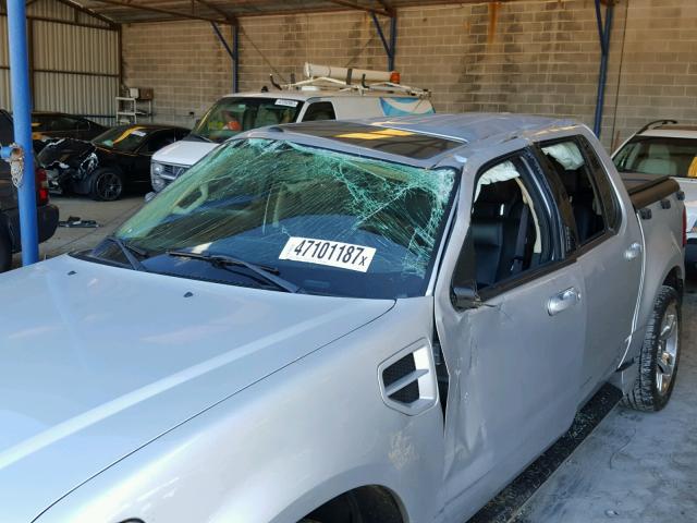 1FMEU3D84AUF04861 - 2010 FORD EXPLORER S SILVER photo 9