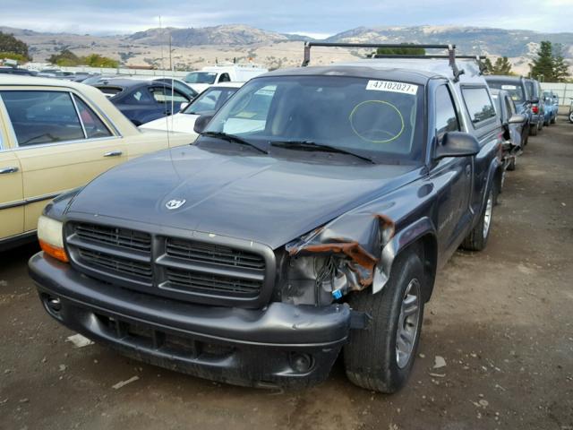 1B7FL16X42S513707 - 2002 DODGE DAKOTA GRAY photo 2