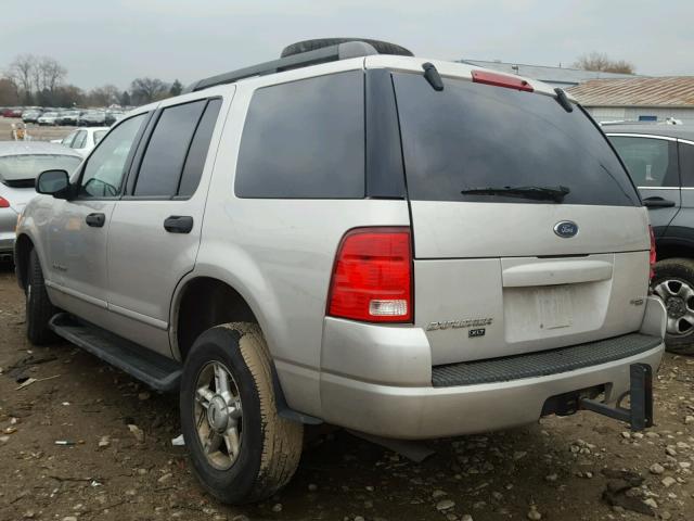 1FMDU73E55UB04761 - 2005 FORD EXPLORER X SILVER photo 3