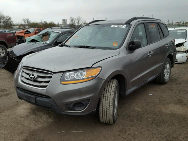 5XYZGDAB8BG017863 - 2011 HYUNDAI SANTA FE G GRAY photo 2