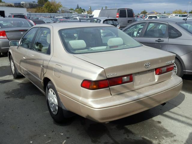 JT2BG28K1W0199602 - 1998 TOYOTA CAMRY LE GOLD photo 3