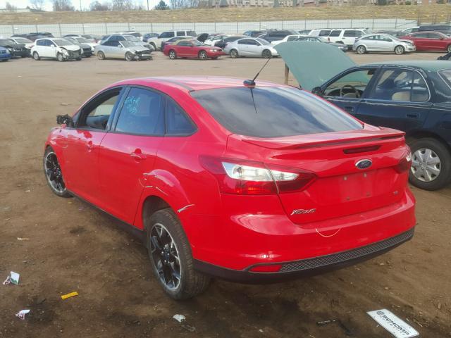 1FAHP3F25CL242171 - 2012 FORD FOCUS SE RED photo 3