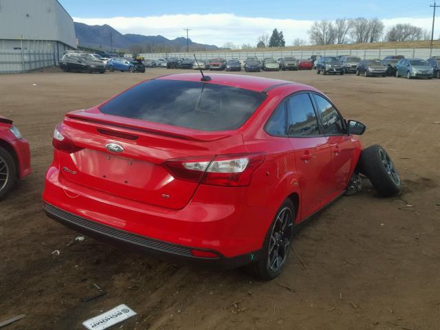 1FAHP3F25CL242171 - 2012 FORD FOCUS SE RED photo 4