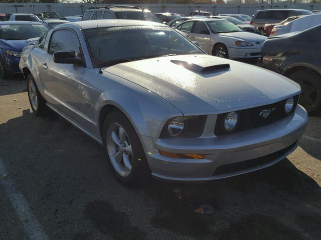 1ZVHT82H185159553 - 2008 FORD MUSTANG GT SILVER photo 1