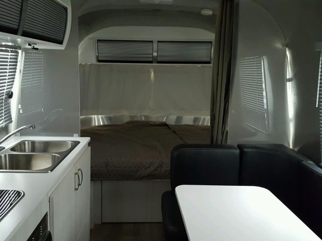 1STVRTF18HJ536957 - 2017 AIRS TRAVELTRAI 银色 照片 6