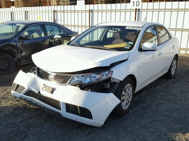 KNAFU4A20A5821560 - 2010 KIA FORTE EX WHITE photo 2