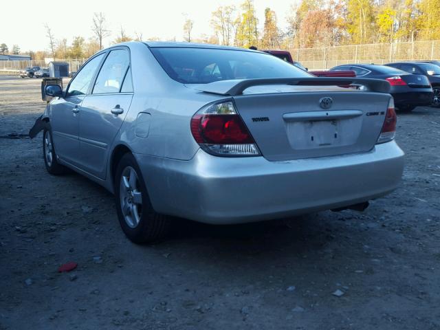 4T1BE32K25U069715 - 2005 TOYOTA CAMRY LE SILVER photo 3