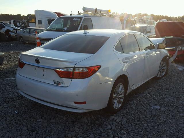 JTHBW1GGXD2007126 - 2013 LEXUS ES 300H WHITE photo 4