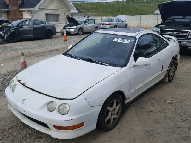 JH4DC2383WS005789 - 1998 ACURA INTEGRA GS WHITE photo 2