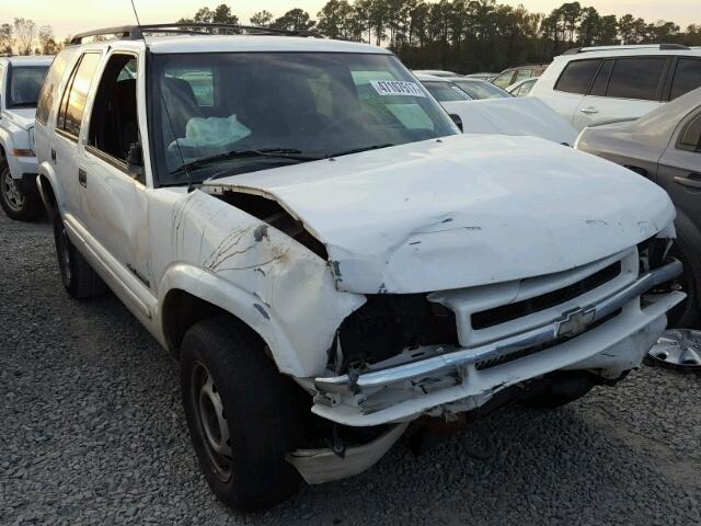 1GNDT13W72K129673 - 2002 CHEVROLET BLAZER WHITE photo 1