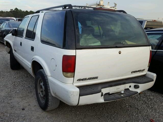 1GNDT13W72K129673 - 2002 CHEVROLET BLAZER WHITE photo 3