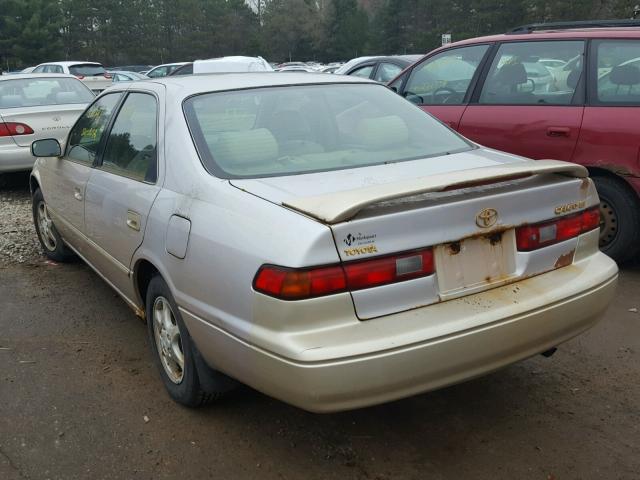 4T1BG22K8VU043656 - 1997 TOYOTA CAMRY CE GOLD photo 3