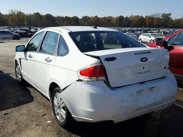 1FAHP35N78W285086 - 2008 FORD FOCUS SE WHITE photo 3