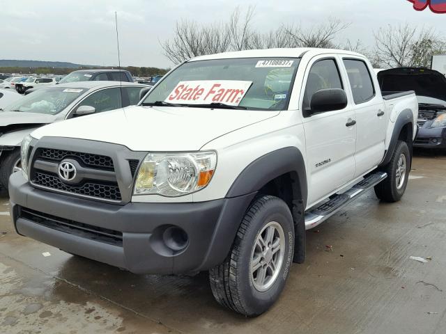 3TMJU4GN3AM104031 - 2010 TOYOTA TACOMA DOU WHITE photo 2