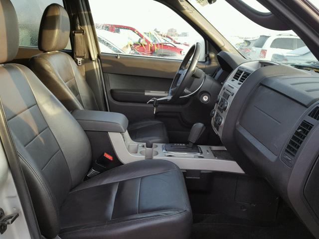 1FMCU9DG3BKA56613 - 2011 FORD ESCAPE XLT SILVER photo 5