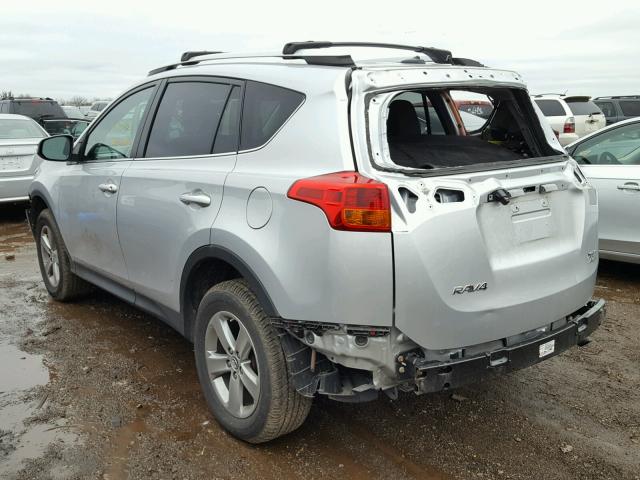 2T3RFREV4FW393438 - 2015 TOYOTA RAV4 XLE SILVER photo 3