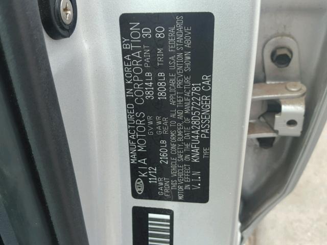 KNAFU4A28D5722781 - 2013 KIA FORTE EX SILVER photo 10