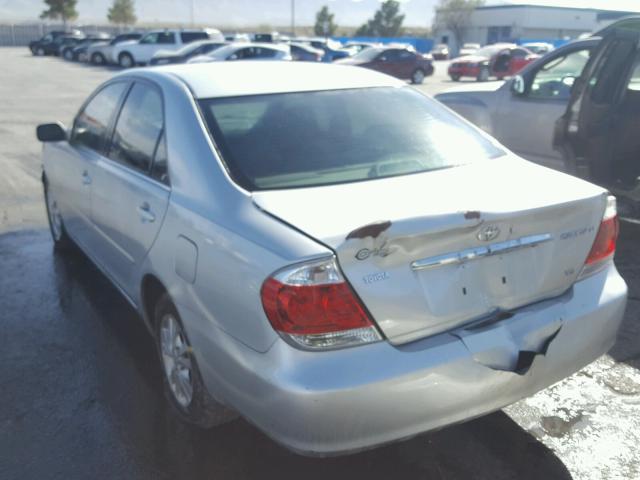 4T1BF30K45U110314 - 2005 TOYOTA CAMRY LE SILVER photo 3