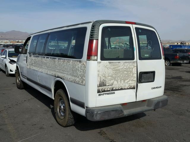 1GAHG39J6Y1125224 - 2000 CHEVROLET EXPRESS G3 WHITE photo 3