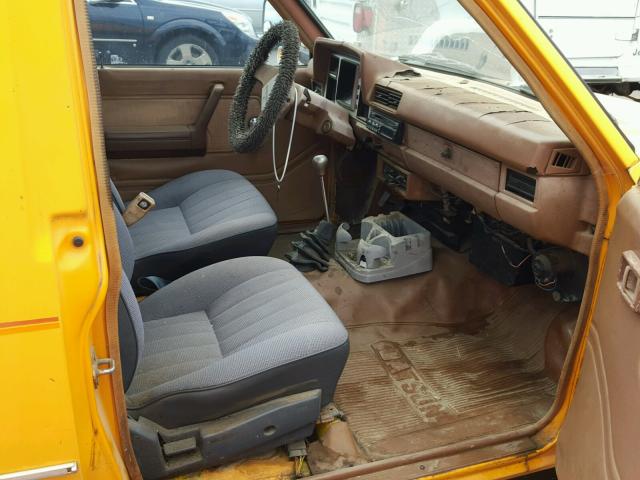 HG720249539 - 1980 NISSAN DATSON YELLOW photo 5