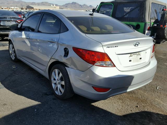 KMHCU4AE9CU136798 - 2012 HYUNDAI ACCENT GLS SILVER photo 3