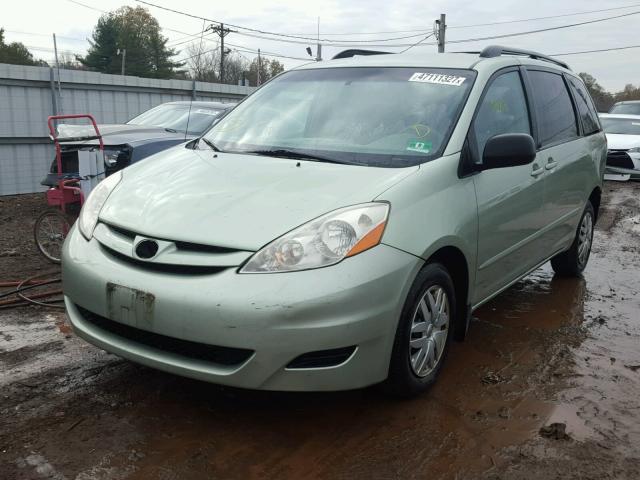 5TDZK23C78S103959 - 2008 TOYOTA SIENNA CE GREEN photo 2