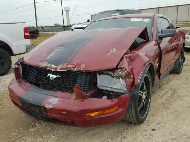 1ZVHT80N185114928 - 2008 FORD MUSTANG RED photo 2