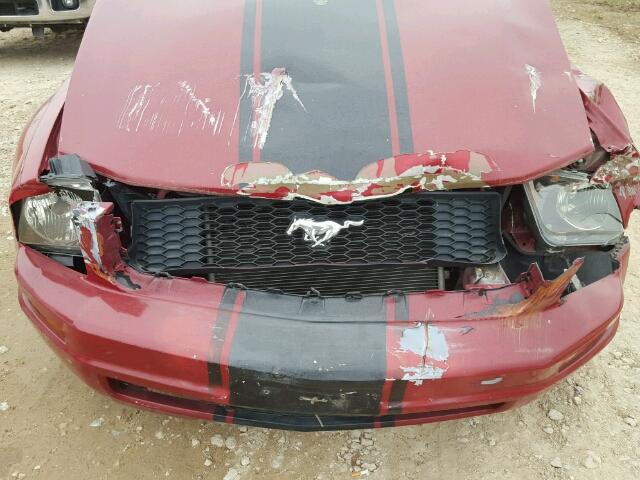 1ZVHT80N185114928 - 2008 FORD MUSTANG RED photo 7