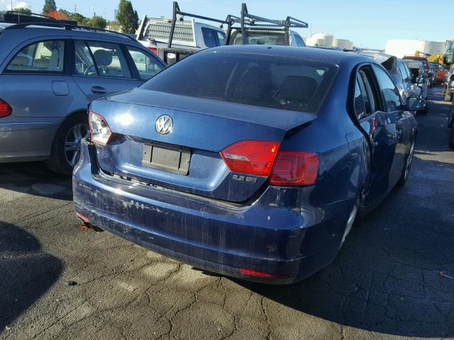 3VWDZ7AJ6BM076570 - 2011 VOLKSWAGEN JETTA SE 蓝色 照片 4